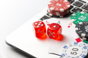 What makes casinos online hugely popular with people?